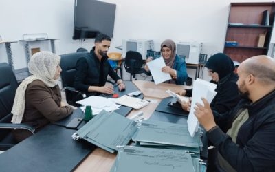 استلام ملفات الطلبة الجدد في كلية اللغات