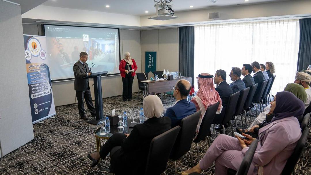 كلية اللغات جامعة بنغازي تشارك بفعالية مؤتمر دبي الأول للعلوم الإنسانية والاجتماعية