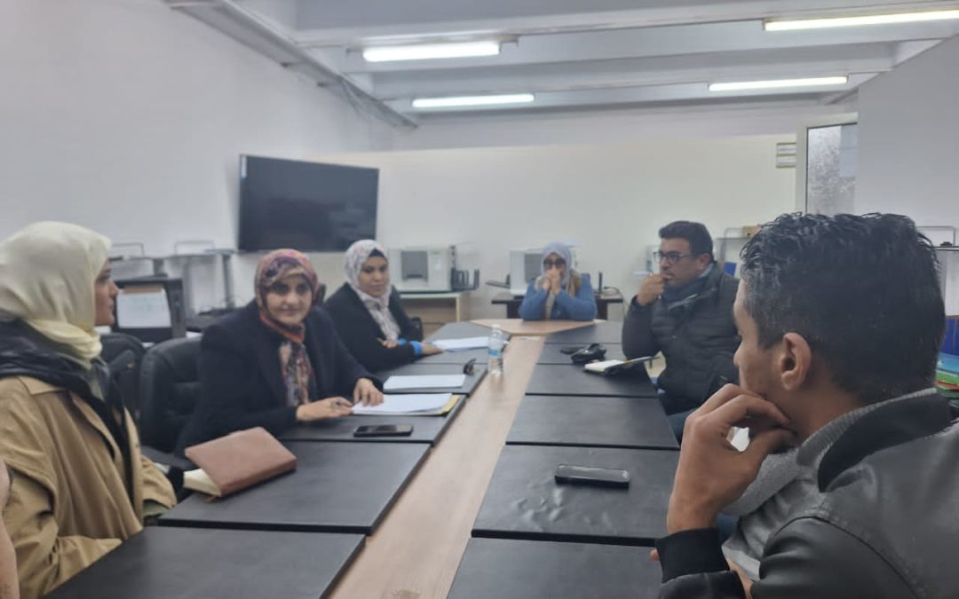 عميدة كلية اللغات تجتمع مع رئيس قسم اللغات الأوروبية والأسيوية وأعضاء هيئة التدريس لتعزيز مسار القسم الأكاديمي