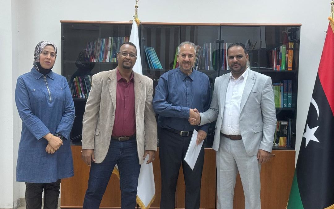 زيارة الأستاذ الدكتور فرج العريبي لمركز جامعة بنغازي للغات