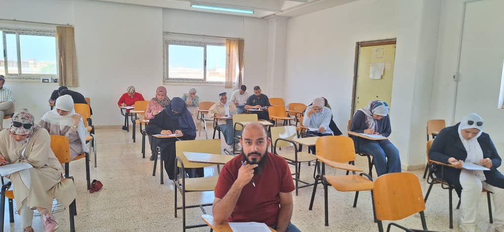 كلية اللغات تشهد امتحان مفاضلة ناجح للدراسات العليا بمشاركة 300 متقدم