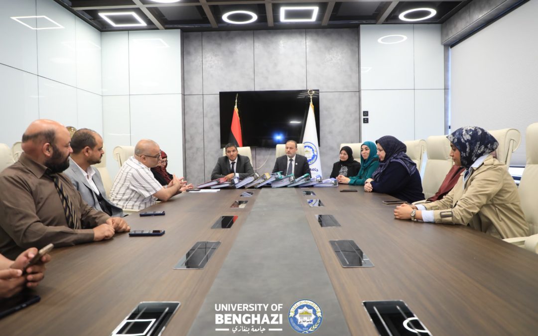 كلية اللغات بجامعة بنغازي تُسلّم مستندات التدقيق الخاصة بملف الاعتماد المؤسسي